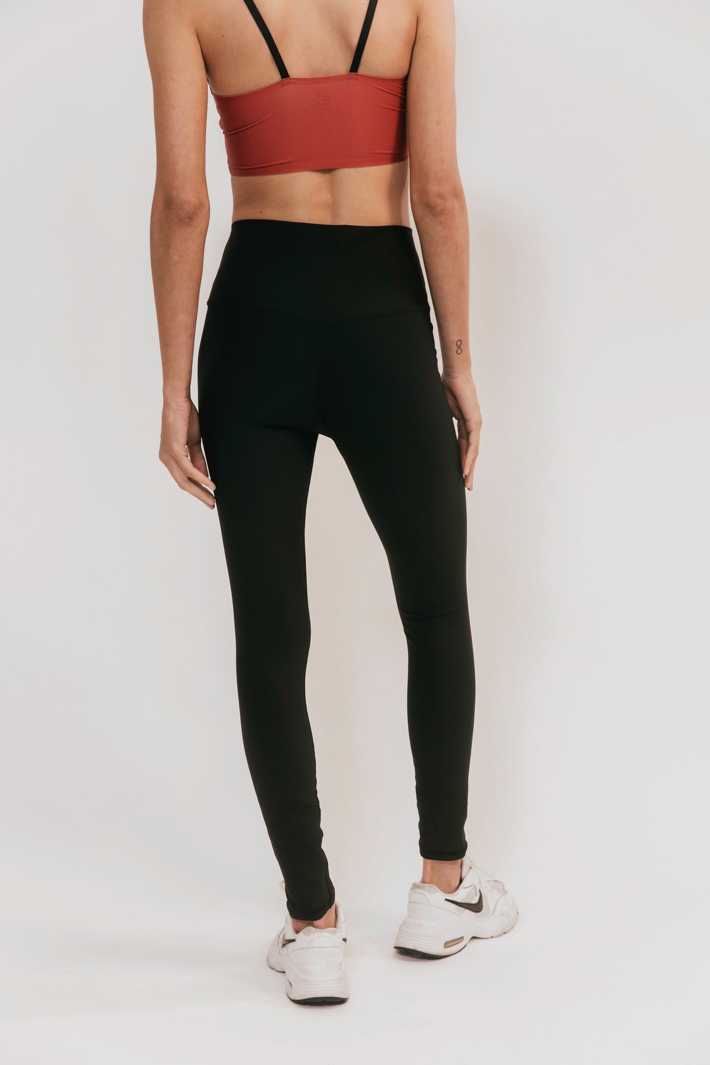 LEGGING LOLA TIRO ALTO NEGRO